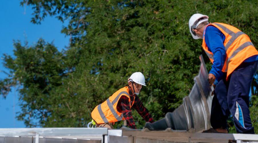 Professional gutter cleaning in Millerton, IA
